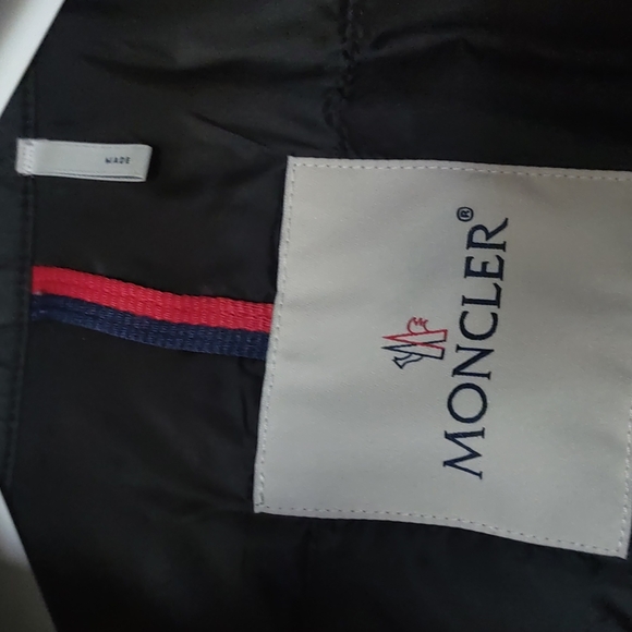 MONCLER Atiu Jacket - Picture 7 of 8